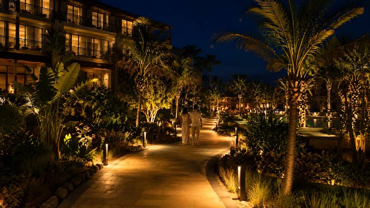 Best Resort Outdoor Lighting United States: Architectural Guide